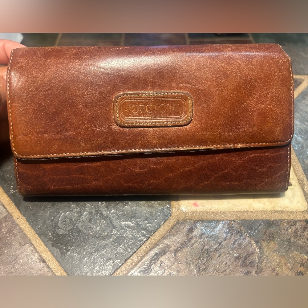 Oroton leather wallet